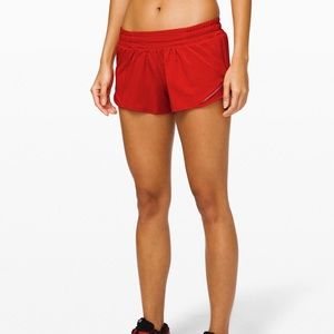 Lululemon hotty hot short 2.5”